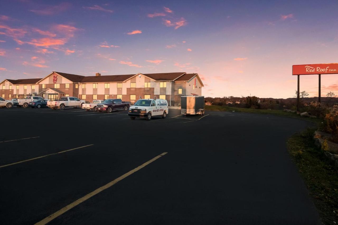 Red Roof Inn Greensburg Exterior photo