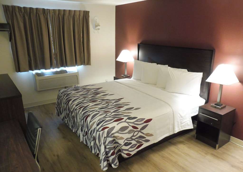 Red Roof Inn Greensburg Room photo